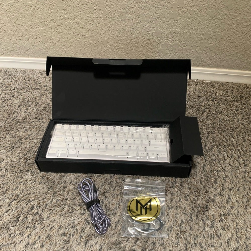 Matrix Elite Series 60% Gaming Keyboard Blue
Switches